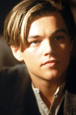 Einem gl&uuml;cklichen H&auml;ndchen beim Pokerspiel verdankt der Maler Jack (Leonardo DiCaprio) seine Fahrkarte f&uuml;r die Titanic und damit zu einem, so hofft er, ganz neuem Leben ...
