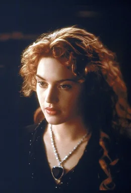 Unter Tausenden von Menschen auf der Titanic hat das Schicksal zwei ausgew&auml;hlt, um in ihnen eine Leidenschaft zu wecken, die ihr Leben f&uuml;r immer ver&auml;ndern wird. Eine von ihnen ist Rose DeWitt Bukater ...