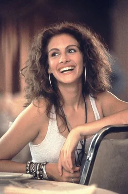 Die sch&ouml;ne Prostituierte Vivian (Julia Roberts) trifft eines Abends zuf&auml;llig auf den Gesch&auml;ftsmann Edward Lewis, der sie nach einer gemeinsamen Nacht im Hotel fragt, ob sie ihm f&uuml;r eine Woche als Begleitdame zur Verf&uuml;gung stehen k&ouml;nnte. Vivian willigt ein und erlebt eine ganz besondere Verwandlung ...