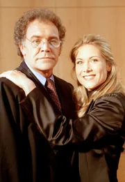 "Fr&ouml;hliche Chaoten." Im Bild: Christian Kohlund, Simone Stelzer.