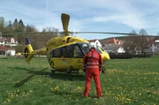 Rettungshubschrauber Christoph 22 während eines Einsatzes kurz vor dem Start. Rettungshubschrauber Christoph 22 während eines Einsatzes kurz vor dem Start.
