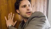 Patrick Wolters (Patrick Gr&auml;ser) kann im letzten Moment die Kellert&uuml;r von innen verriegeln.