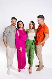 V.l.: Dominik Flade (Yannick Ziegler), Berrit Arnold (Daniela Ziegler), Julia Wiedemann (Lucie Ziegler), Stefan Bockelmann (Henning Ziegler)