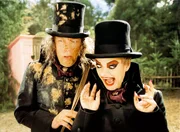 Die b&ouml;se K&ouml;nigin (Nina Hagen) und ihr skrupelloser Berater Spliss (Hans-Werner Olm) trachten Schneewittchen nach dem Leben.  +++ Die Verwendung des sendungsbezogenen Materials ist nur mit dem Hinweis und Verlinkung auf RTL+ gestattet. +++