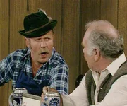 Otto Hammelmeier, Wirt (Peter Steiner, re.)