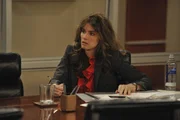 Marshalls neue Kollegin: Jenkins (Amanda Peet) ... Marshalls neue Kollegin: Jenkins (Amanda Peet) ...