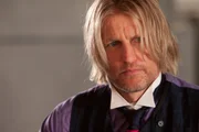 Katniss' und Peetas Mentor ist Haymitch Abernathy (Woody Harrelson). Er gewann die 50. Hungerspiele, und versucht seitdem die Erinnerungen daran mit Alkohol zu bet&auml;uben. Doch jetzt muss er halbwegs n&uuml;chtern bleiben, damit Katniss und Peeta eine Chance auf den Sieg haben ...