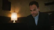 Sherlock (Jonny Lee Miller) zweifelt an den Motiven seines Vaters, der anbietet, dem Ermittlerduo bei ihrem neusten Fall zu helfen ...
