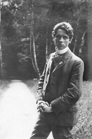 Max Ernst als junger Erwachsener im Jahr 1909 &ndash; vor dem traumatisierenden Krieg