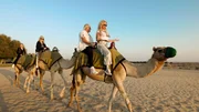 Im W&uuml;stenresort Bab Al Shams sucht Robert Erholung, doch Davina und Shania treiben ihn an den Rand der Geduld. Um Streit zu vermeiden, startet die Familie ein gro&szlig;es W&uuml;stenabenteuer mit rasanten Fahrten durch die D&uuml;nen und anschlie&szlig;endem Kamelreiten. Nach Spa&szlig; und Sticheleien folgt der Abschied von den Kindern. Gleichzeitig w&auml;chst der Frust &uuml;ber den Umbau der Indigo Star. Carmen und Robert &uuml;berlegen, die Renovierung in Dubai zu stoppen.