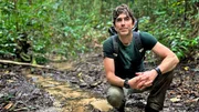 Durch die Wildnis mit Simon Reeve Das Kongo-Becken Moderator Simon Reeve mit dem Natursch&uuml;tzer Adams Cassinga im Kongo.