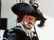 Athos (Oliver Reeds)