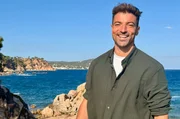 Für „Wunderschön" erkundet Ramon Babazadeh „Spaniens Wilde Küste“, die weit mehr zu bieten hat als nur Badeurlaub – mit zerklüfteten Buchten, verträumten Fischerdörfern, katalanischem Lebensgefühl und einer außergewöhnlichen Tradition. Für „Wunderschön" erkundet Ramon Babazadeh „Spaniens Wilde Küste“, die weit mehr zu bieten hat als nur Badeurlaub – mit zerklüfteten Buchten, verträumten Fischerdörfern, katalanischem Lebensgefühl und einer außergewöhnlichen Tradition.
