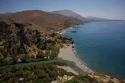 Einer von Kretas Traumstr&auml;nden: Preveli-Beach. Er liegt am Ende einer Schlucht und ist nur &uuml;ber Treppen oder per Boot erreichbar.