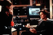 "Copykill". Im Bild: Holly Hunter, Sigourney Weaver.