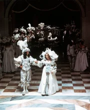 Der K&ouml;nig (Jean-Pierre Cassel) und die K&ouml;nigin (Geraldine Chaplin)