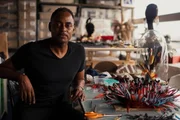Eric Charles-Donatien ist „Plumassier", Federschmuckmacher: Sein Gewerk ist aus der Haute Couture nicht wegzudenken. Eric Charles-Donatien ist „Plumassier", Federschmuckmacher: Sein Gewerk ist aus der Haute Couture nicht wegzudenken.