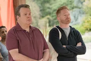 L-R: Cameron Tucker (Eric Stonestreet), Mitchell Pritchett (Jesse Tyler Ferguson).