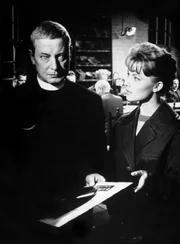 Der blinde Reverend Paul Dearborn (Dieter Borsche), Blindenpflegerin Nora Ward (Karin Baal).