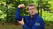 Pete Nelson showing off his muscles during the treehouse build.