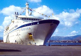 MDR Fernsehen EXAKT - DIE STORY, "Der Fluch der Arkona; Die wahre Geschichte des DDR-Luxusliners", am Mittwoch (24.10.12) um 20:45 Uhr. Die Arkona im Hafen von Santiago de Cuba
