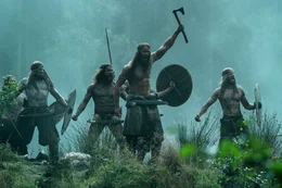 The Northman Auf in den Kampf: Alexander Skarsg&aring;rd als Amleth (M.)  Copyright: SRF/2022 Focus Features, LLC/Regency Entertainment (USA), Inc./Aidan Monaghan