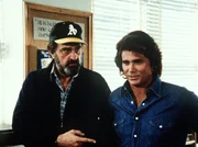 Jonathan (Michael Landon, r.) und Mark (Victor French, l.) sollen sich um die Drogenszene einer Schule k&uuml;mmern.