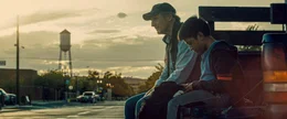 v.li.: Jim Hanson (Liam Neeson), Miguel (Jacob Perez)
