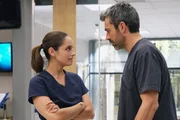DOC &ndash; Es liegt in deinen H&auml;nden Staffel 2 Folge 15 Teilen ein Geheimnis: Matilde Gioli als Dr. Giulia Giordano, Luca Argentero als Dr. Andrea Fanti