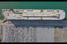 Blick auf einen Autohafen in Ulsan, S&uuml;dkorea