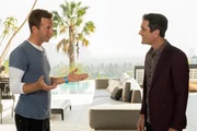 L-R: Chris Martin (Chris Martin), Phil Dunphy (Ty Burrell)