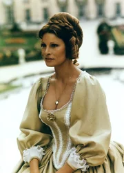 Constance Bonacieux (Raquel Welch)