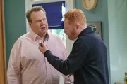 L-R: Cameron Tucker (Eric Stonestreet) and Mitchell Pritchett (Jesse Tyler Ferguson)
