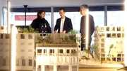 Im Gespr&auml;ch &uuml;ber das Bauvorhaben Am Rotweg im Stuttgarter Brennpunktviertel Stuttgart Rot.