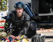 Jay Harrington (David Kay).