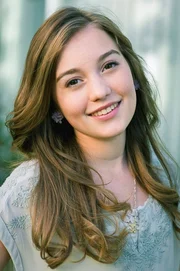 Jelena Herrmann spielt Miriam.