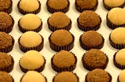 Brigadeiros &ndash; die kleinen Kugeln aus Kakao und gezuckerter Kondensmilch sind in Brasilien sehr beliebt.
