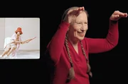 Die vision&auml;re Komponistin und Performerin Meredith Monk lie&szlig; sich von feindseligen Kritikern nicht verunsichern und wurde zu einer der gr&ouml;&szlig;ten K&uuml;nstlerinnen ihrer Generation.
