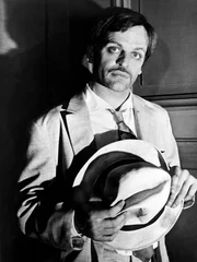 Peter Ross (Klaus Kinski)