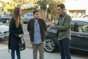 L-R: Gloria Delgado-Pritchett (Sof&iacute;a Vergara), Manny Delgado (Rico Rodriguez) and Phil Dunphy (Ty Burrell)