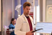 Dr. Mitch Ripley ( Luke Mitchell ) Dr. Mitch Ripley ( Luke Mitchell )