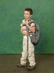 (2. Staffel) - Er ist intelligent und gebildet, hat aber Probleme sich mit anderen Kindern anzufreunden: Brick (Atticus Shaffer) ...