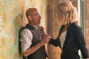 Dr. Munchin (Stanley Tucci) und Lindy (Kate Beckinsale)