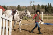 Amy (Amber Marshall) macht Fortschritte in ihrer Arbeit mit Cinders.