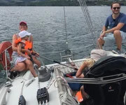Familie Tschudi - Segelferien auf dem Neuenburgersee Familie Tschudi - Segelferien auf dem Neuenburgersee