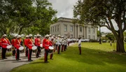 Parade vor dem Regierungssitz &ndash; Bermuda ehrt die britische K&ouml;nigin an ihrem Geburtstag.