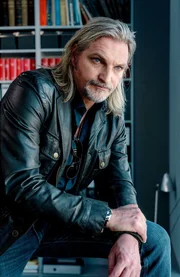 Carl Ribarski (Stefan J&uuml;rgens)