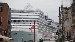 Die Kreuzfahrtschiffe kommen! Attacke auf die Stadt in der Lagune.