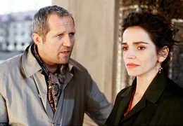 Die junge Buchh&auml;ndlerin Bettina (Rebecca Immanuel) hat eine Aff&auml;re mit dem Verlagsvertreter Lukas (Harald Krassnitzer). Weiteres Bildmaterial finden Sie unter www.br-foto.de.