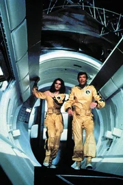 Holly Goodhead (Lois Chiles) und James Bond (Roger Moore)